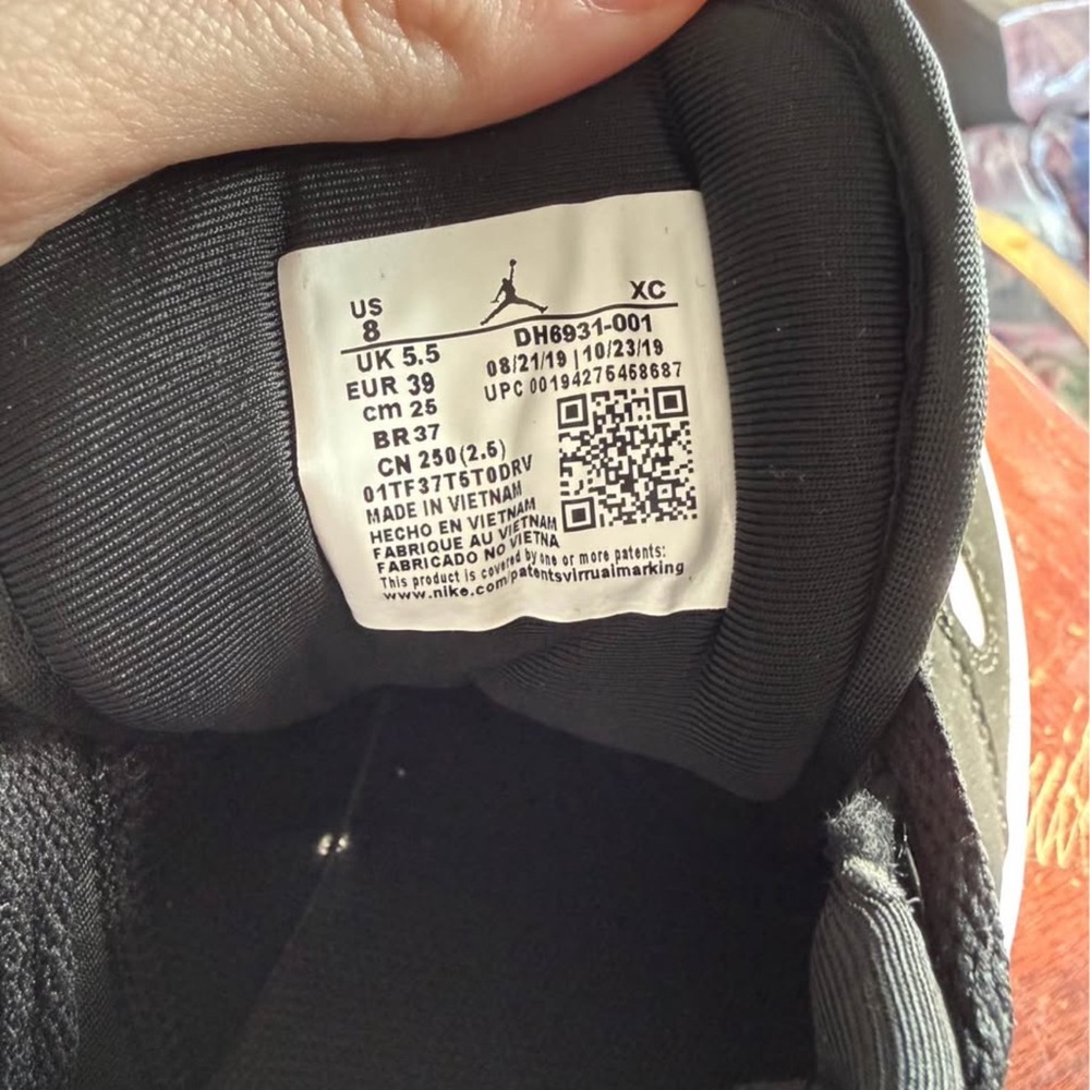Jordan Black and White Sneakers - Picture 5 of 6